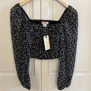 B.O.G. Collective Black Floral Top Size Small‎